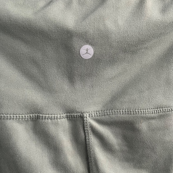 XL Danskin leggings with pockets 7/8 length green Activewear - Picture 4 of 5